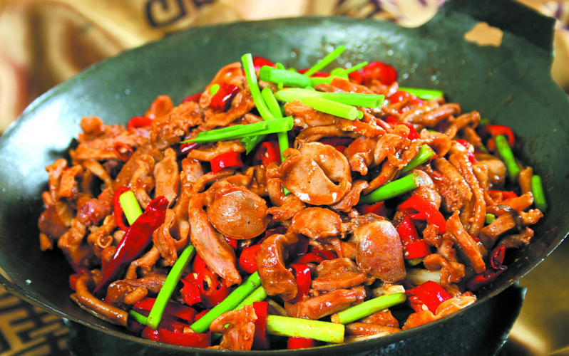 干锅,又名干锅菜,川菜的制作方法之一,起源于四川省德阳市.