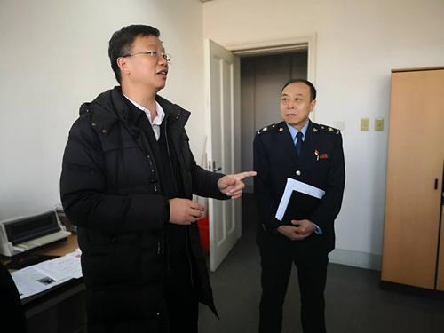 鞍山市 图片新闻             董涛局长对鞍山市税务局在前期宣传减税