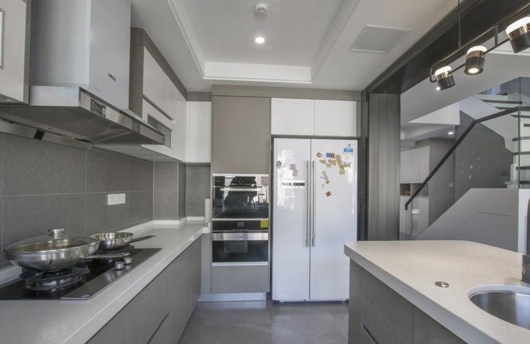 厨房整体橱柜带高柜设计图片小户型厨房做高柜摆放烤箱蒸箱电器效果图