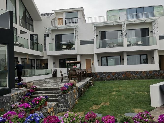 新昌网红村下岩贝露营