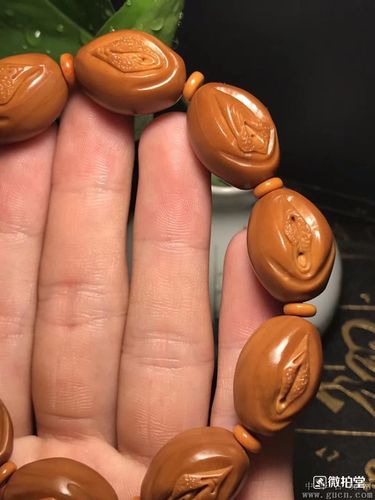 橄榄核雕生命之门