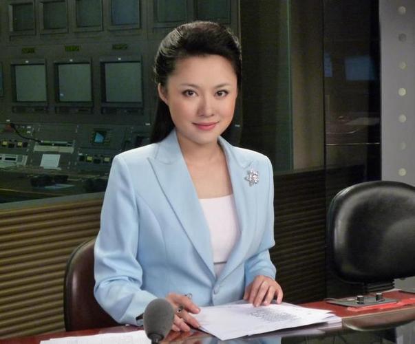 今天跟大家分享的是央视界的颜值一姐紫凝.