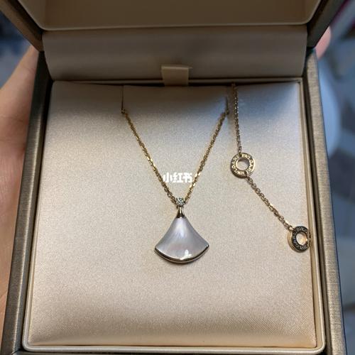 宝格丽白贝壳小扇子项链_宝格丽怎么样_项链_扇子_沈阳万象城_圣诞