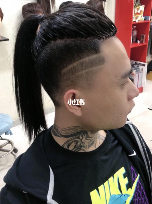 男生扎发武士头_时尚_发型