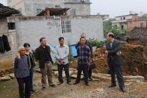 李利民到江南街道开展精准扶贫工作