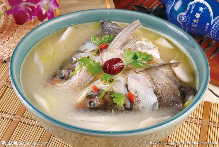 山药鱼头汤图片