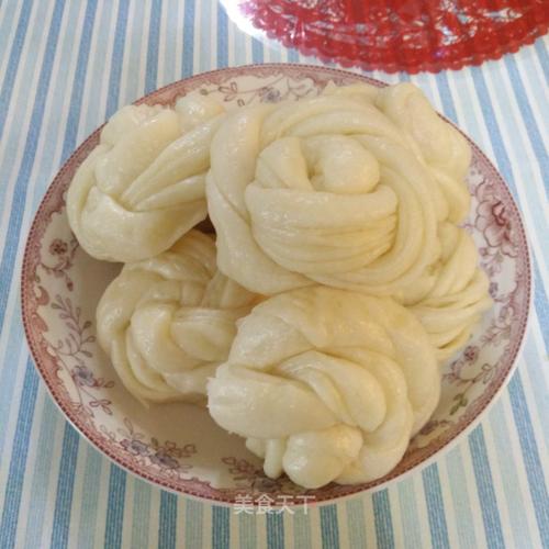 美食天下 菜谱 面食 家常菜 早餐 馒头花卷  食材明细 主料 辅料 适量