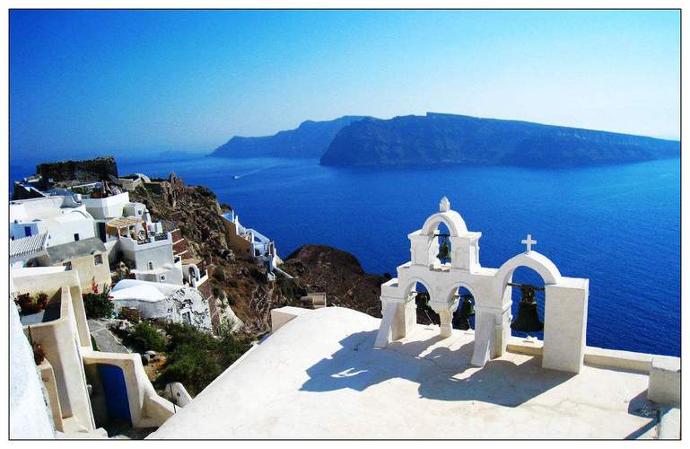  p>罗得斯岛是希腊群岛中最苍翠,最进步,最繁华而热闹的岛屿之一.