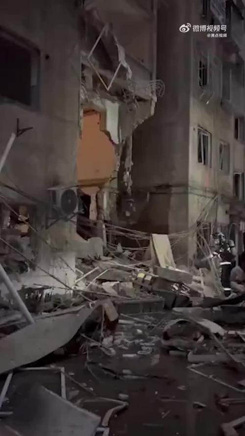 贵州道真疑似燃气爆炸12人受伤