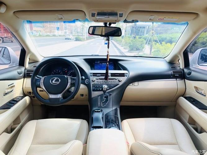 出一台自用雷克萨斯rx270 白色 14出厂14上牌