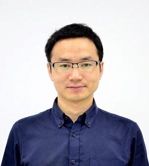 穆荣均