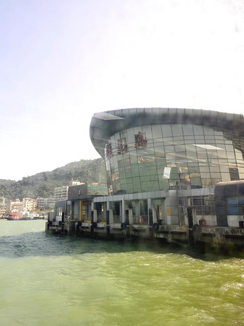 中途桂山港落客