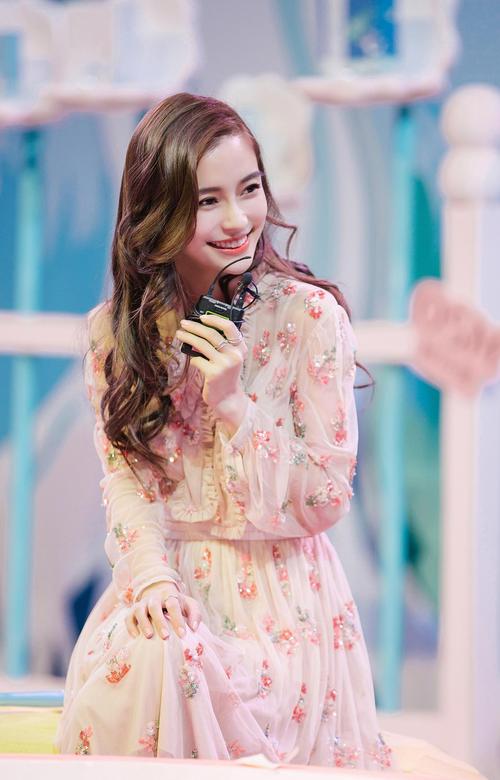 angelababy杨颖淡粉长裙美艳写真图片