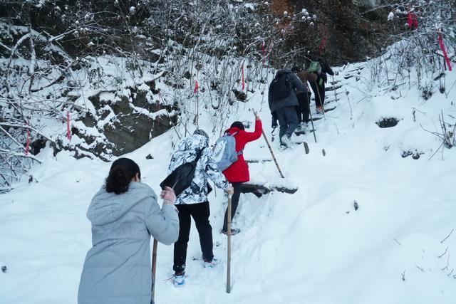 这就是西线赵公山的入口多小时的全上坡,全积雪路段