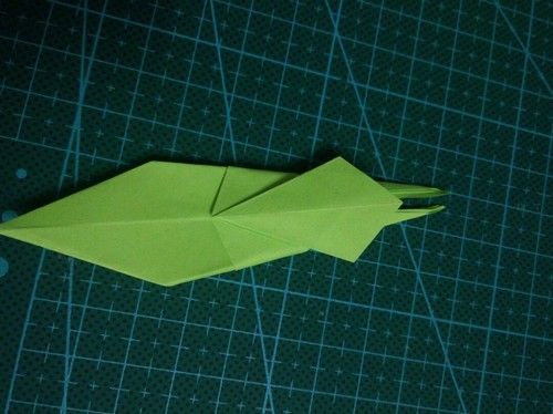 教你用彩纸来折叠超级可爱的螳螂创意diy纸艺