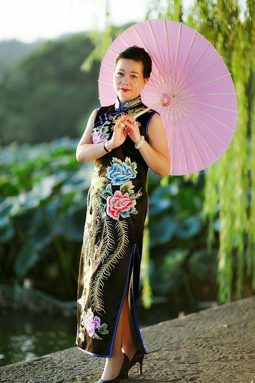 魅力旗袍,艺术名家一一浙江国际旗袍会会长周大红.2018.9.8.