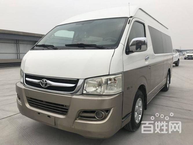 金龙中型客车九龙15座 白/浅咖双色