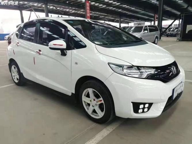 17年本田飞度自动15首付5000开走精品车况