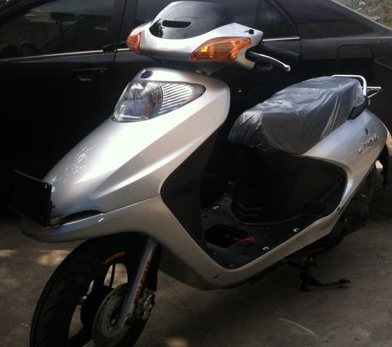 雅马哈两轮摩托车踏板摩托车助力车小公主(五羊100)