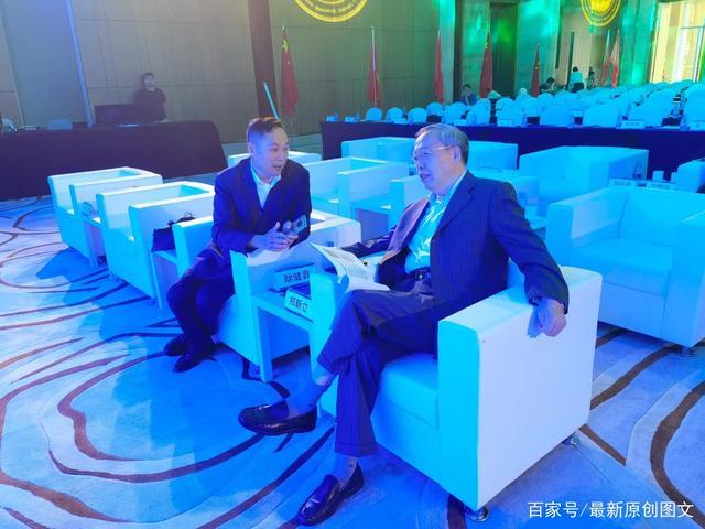 叶传林当选中国三亚国际消费研究院副理事长