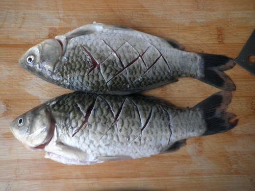 怎么自制啤酒焖鲫鱼