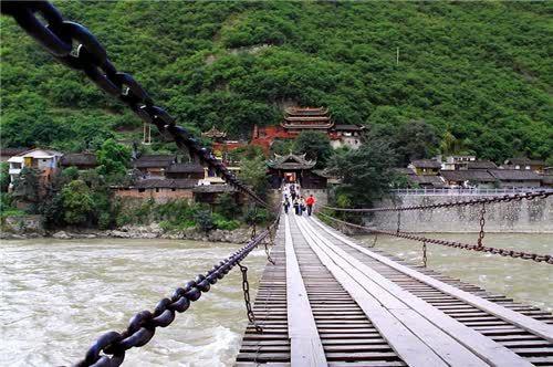 古代没起重机古人是如何把40吨铁索搭建在大渡河上建成泸定桥的