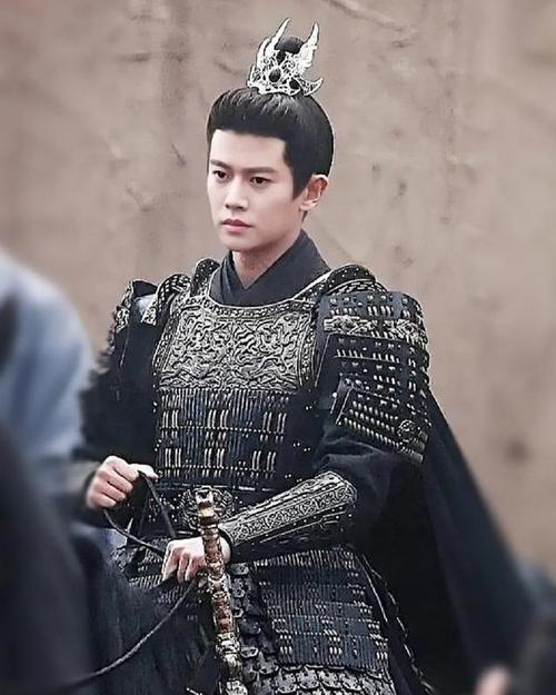 任嘉伦:古装界的扛把子,《请君》将军造型好帅,梦回周