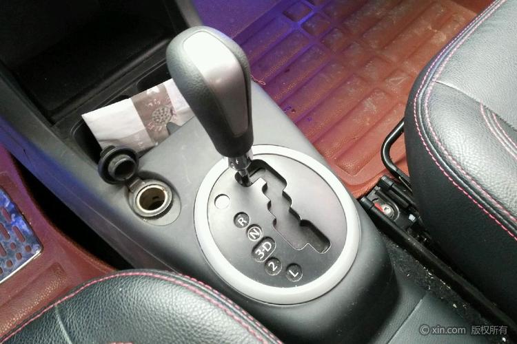 铃木雨燕档把特写