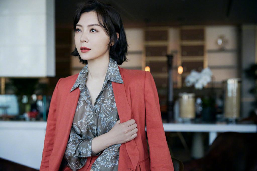 分享一组陈数图片给大家,图中的明星图片壁纸会点缀你的电脑桌面,美化