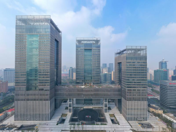 其中,作为货币市场的外汇交易中心,交易量达到上海金融市场成交量的约