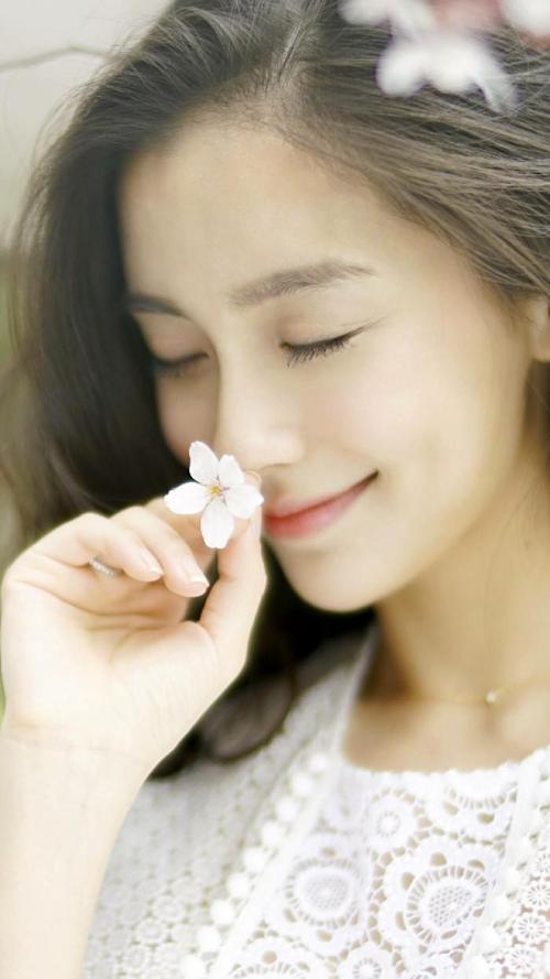 樱花正当时 想拍出美美的樱花照还得学学angelababy的