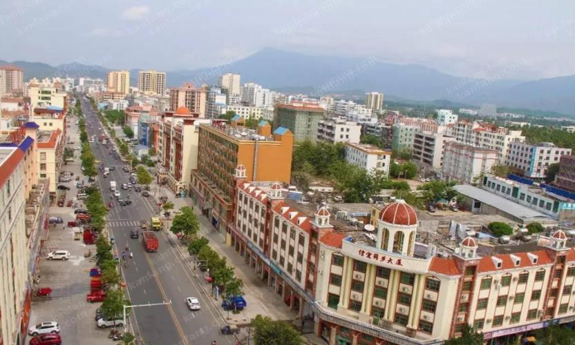 俯视乐东县城乐祥路