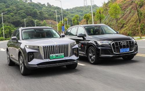 奥迪q7和红旗e-hs9都是定位豪华大型suv,两车外形风格完全是不同的