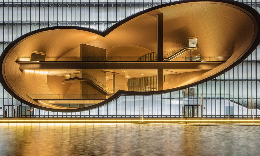  p>上海保利大剧院由上海保利大剧院管理有限公司经营管理,上海保利大