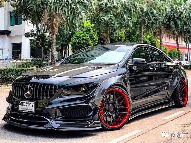 cla的改装案例,这位来自泰国的妹子将自己爱车打造成独一无二的黑武士