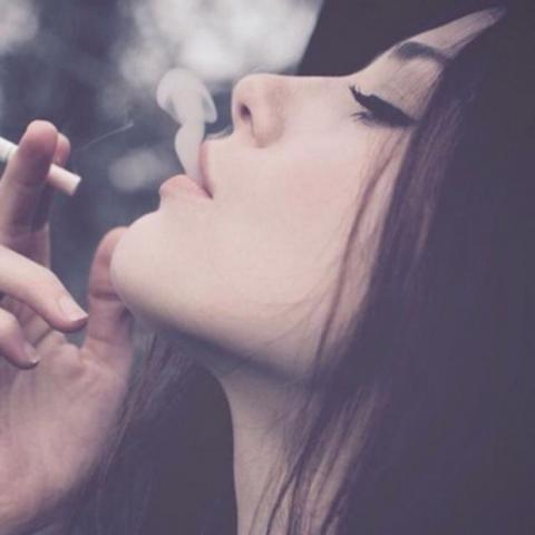 吸烟女生快手头像霸气 我有_qq女生头像_我要个性网