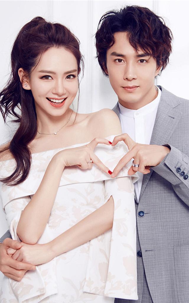 李承铉戚薇参加音乐节,紫色薰衣草花海唯美!李承铉的举动甜炸了