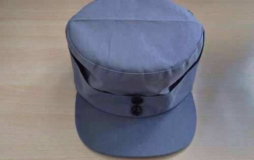 八路军帽子上的两粒扣子有何用处?看完才知道有多高明