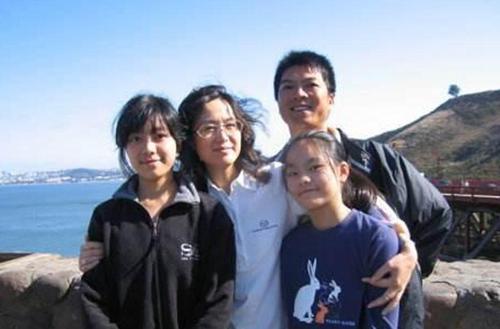 国乒男神江嘉良近况:曾赴国外执教,影后妻子依旧年轻!