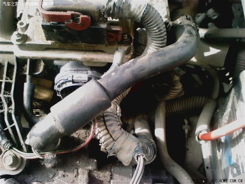 废气管下端开裂,是否需要更换?