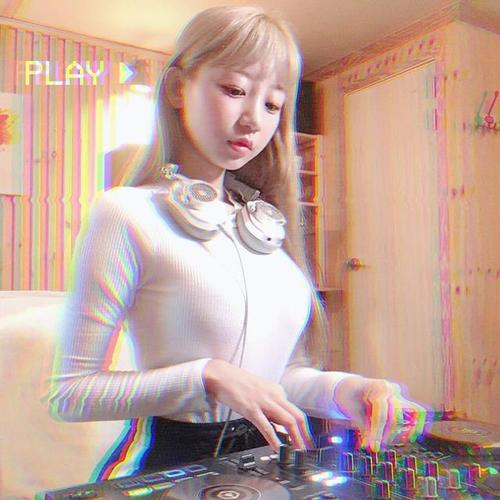 dj henney天生童颜,原来已经32岁.