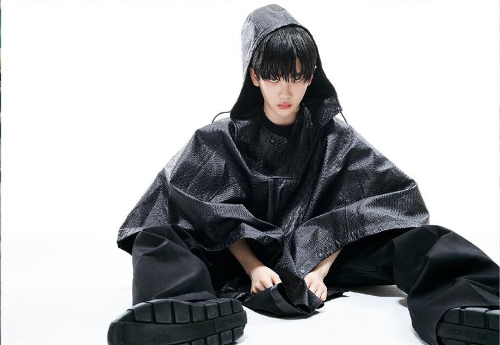 周震南vogueme四月刊帅气图片