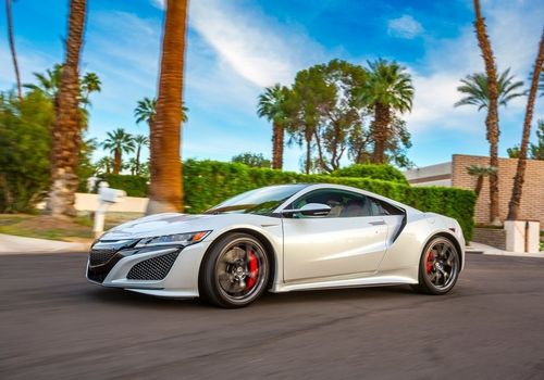 外形炫酷,造型优美,高速度,轻便,跑车