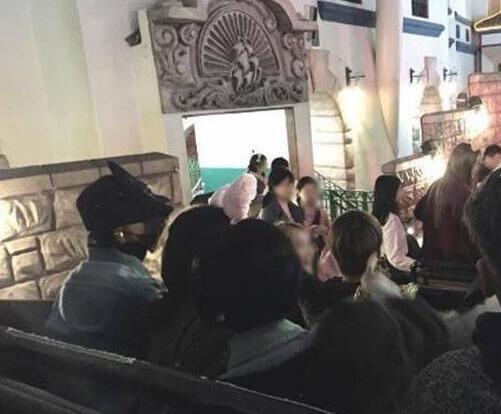 亲密合照同款戒指同游游乐场崔雪莉权志龙到底是不是恋爱