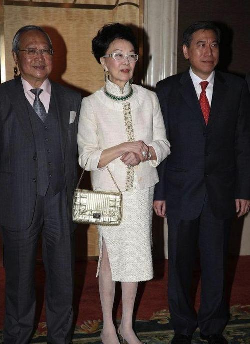 香港第一名媛利孝和夫人94岁生日大宅摆寿宴,三代同堂幸福温馨