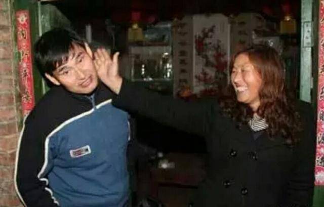 大衣嫂当年做的这件事