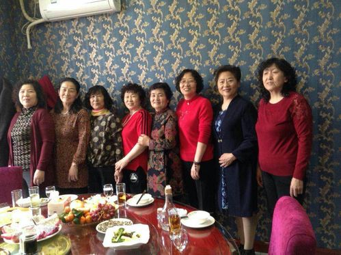 八姐妹相聚于二o一八年春天