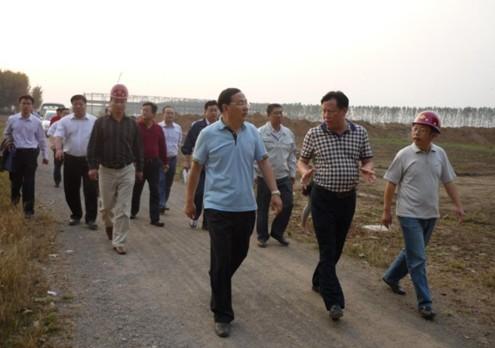 莱西市市长纪家栋参观华通高新装备产业园图