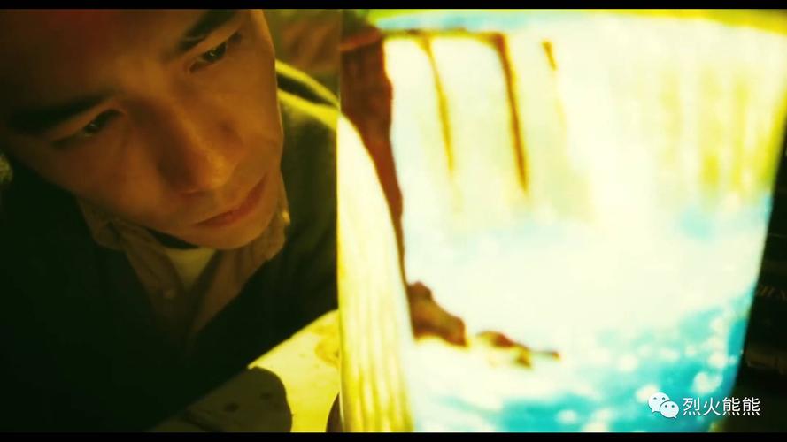 所以《春光乍泄》又可以看作王家卫版