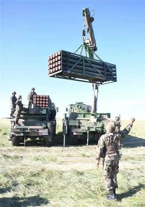 廉颇尚能饭!81式122毫米火箭炮高原射击:极限距离全命中